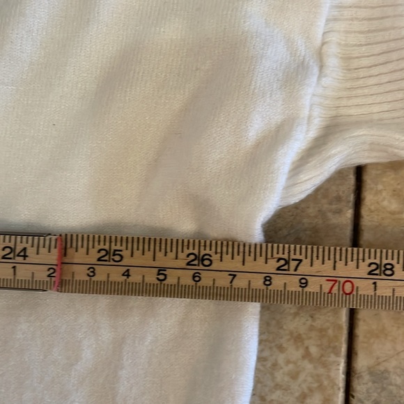 Tempo, Paris, soft white gently used sweater - Picture 5 of 8